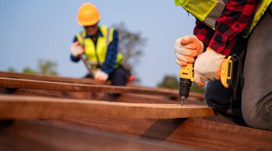 Professional residential roofers in Oak Park, CA